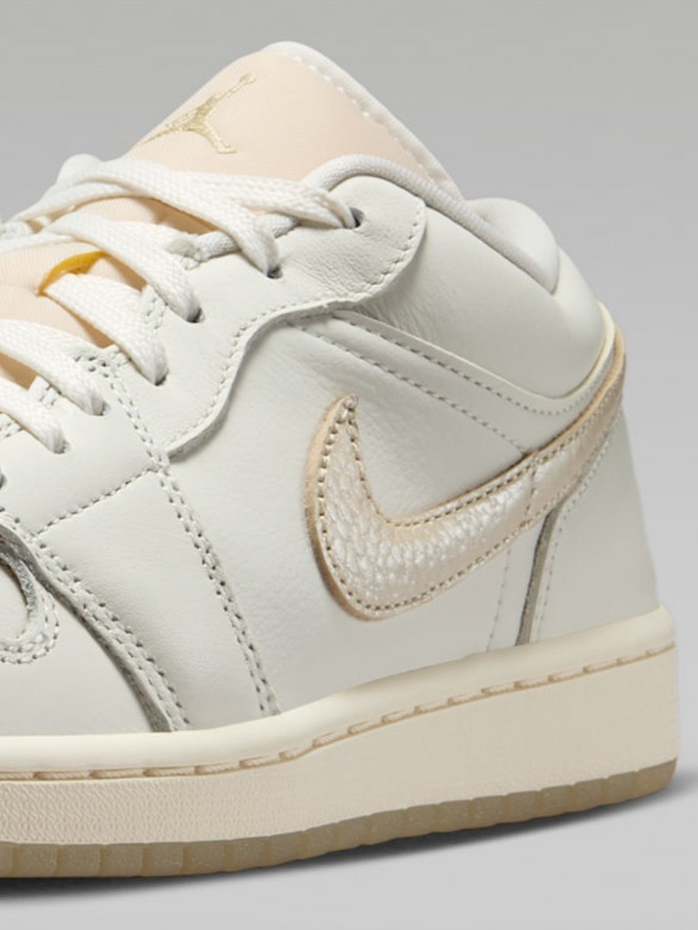 Nike Air Jordan 1 Low SE - Picture 2 of 10